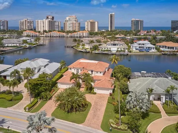 Naples, FL 34103,4419 Crayton RD