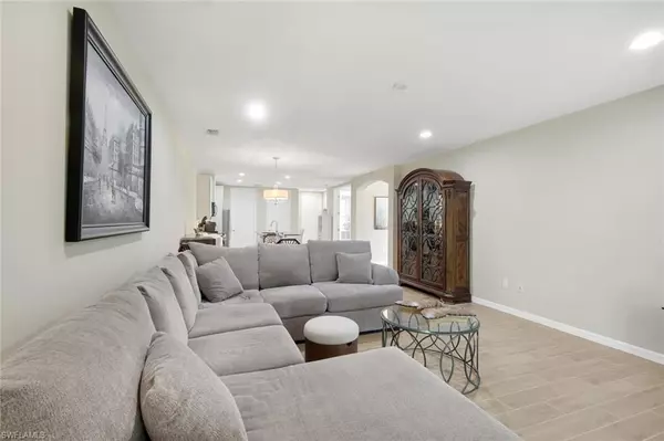 Naples, FL 34114,14883 Edgewater CIR