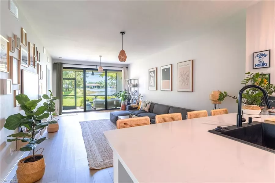 15126 Palmer Lake CIR #101, Naples, FL 34109