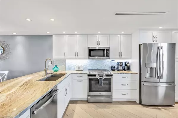 Marco Island, FL 34145,380 Seaview CT #11202