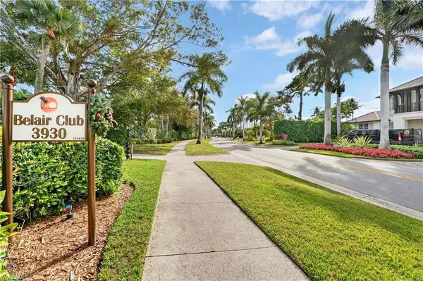 3930 Belair LN #108, Naples, FL 34103
