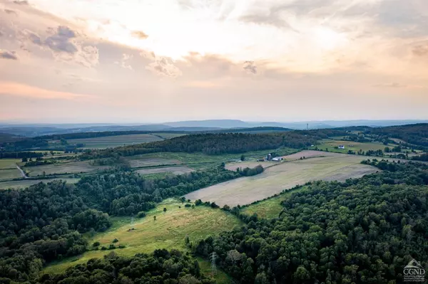 Millerton, NY 12546,5 Homestead Farm LN