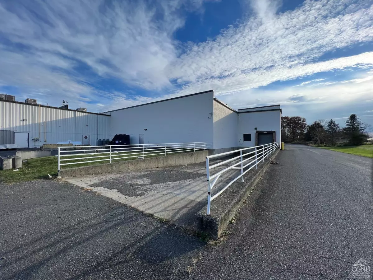 Chatham, NY 12037,15 Dardess DR