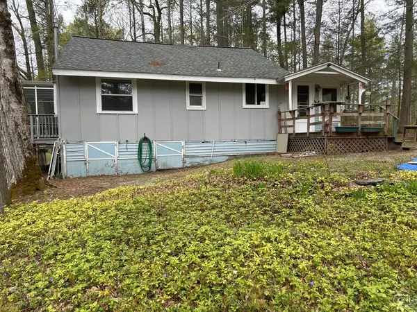147 Lake LN, Millerton, NY 12546