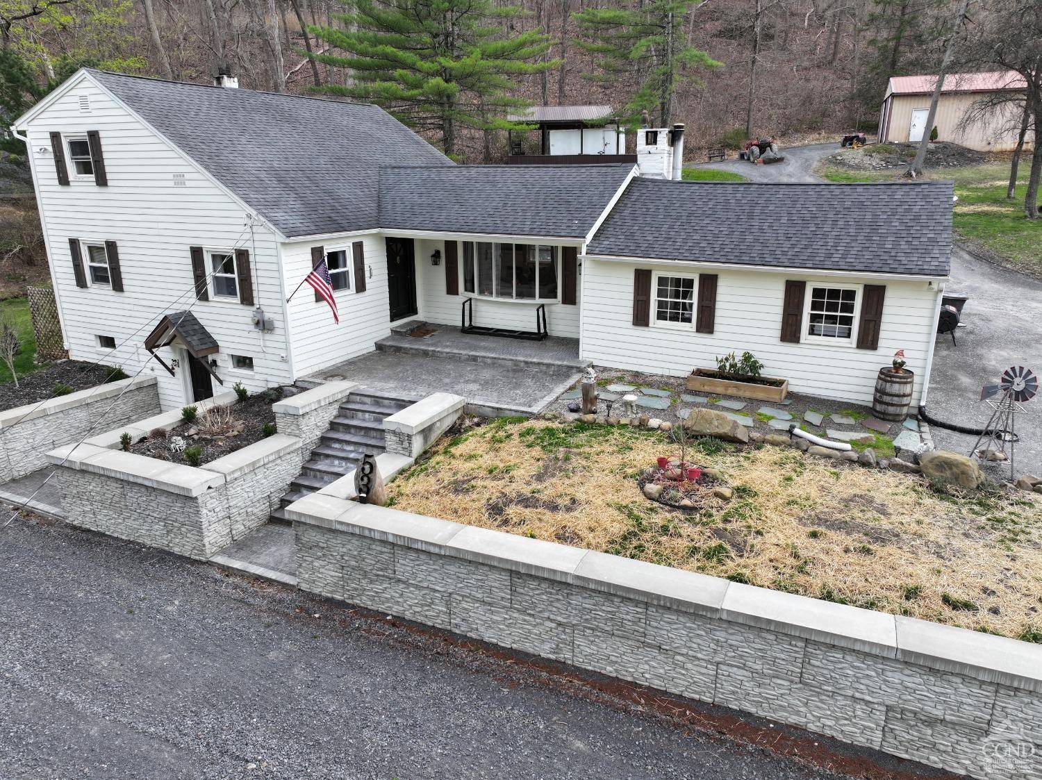 53 Nodine Mountain RD, New Baltimore, NY 12124