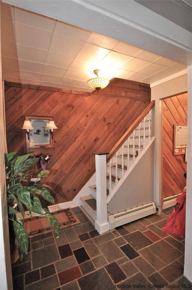 Kingston, NY 12401,225 Downs ST