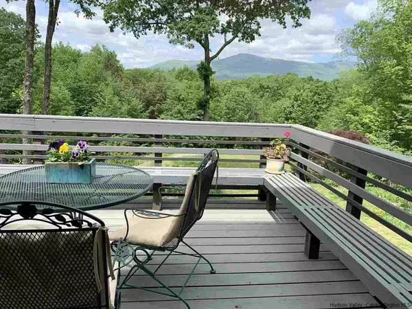 Saugerties, NY 12477,327 Lotus LN