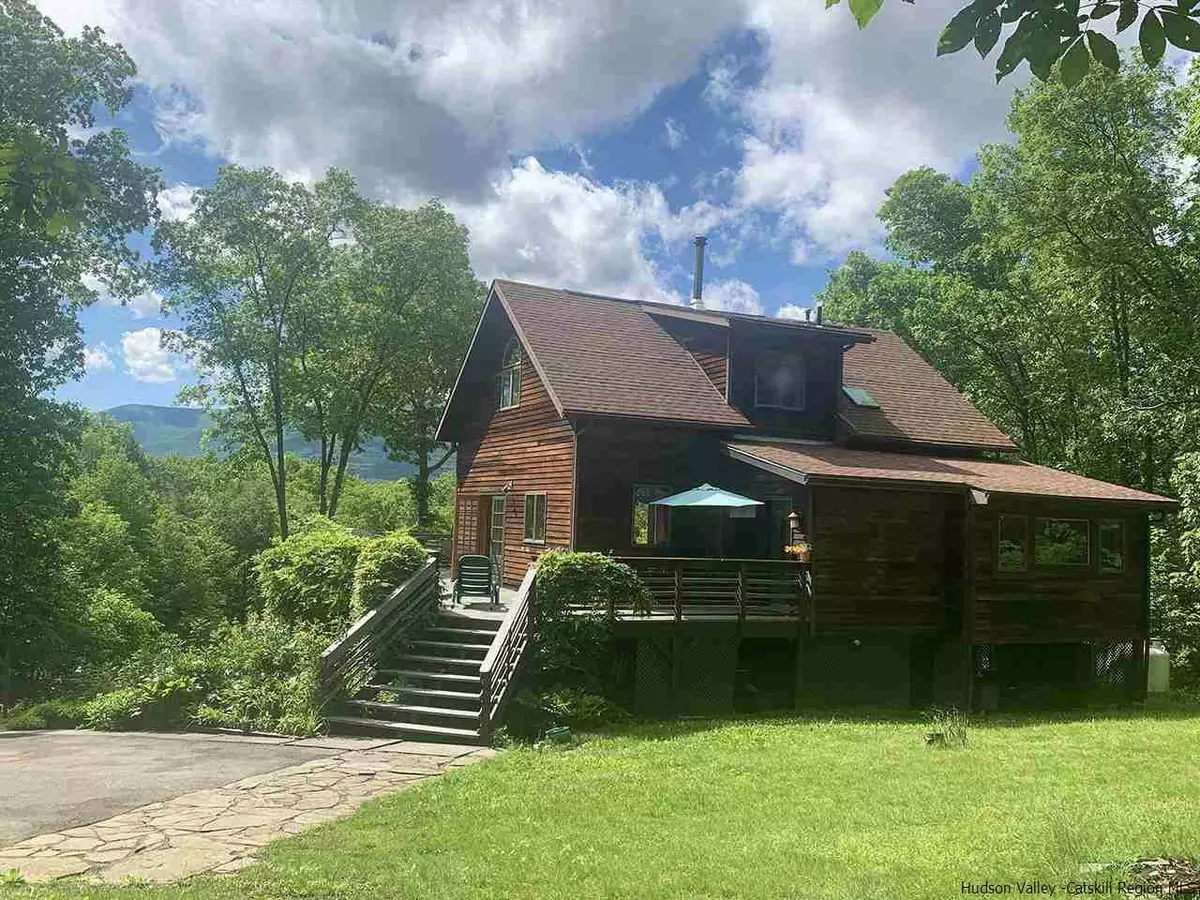 Saugerties, NY 12477,327 Lotus LN