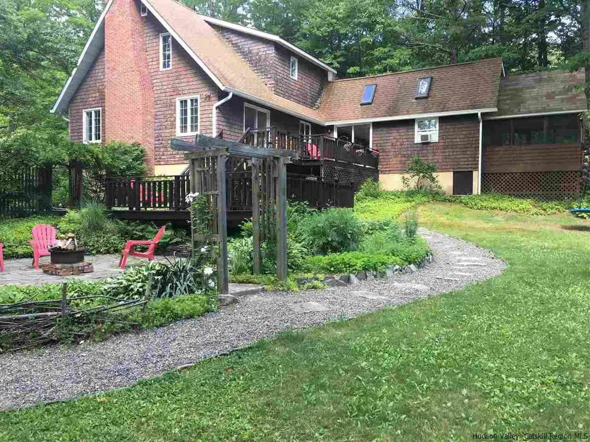 Saugerties, NY 12477,71 Brink RD