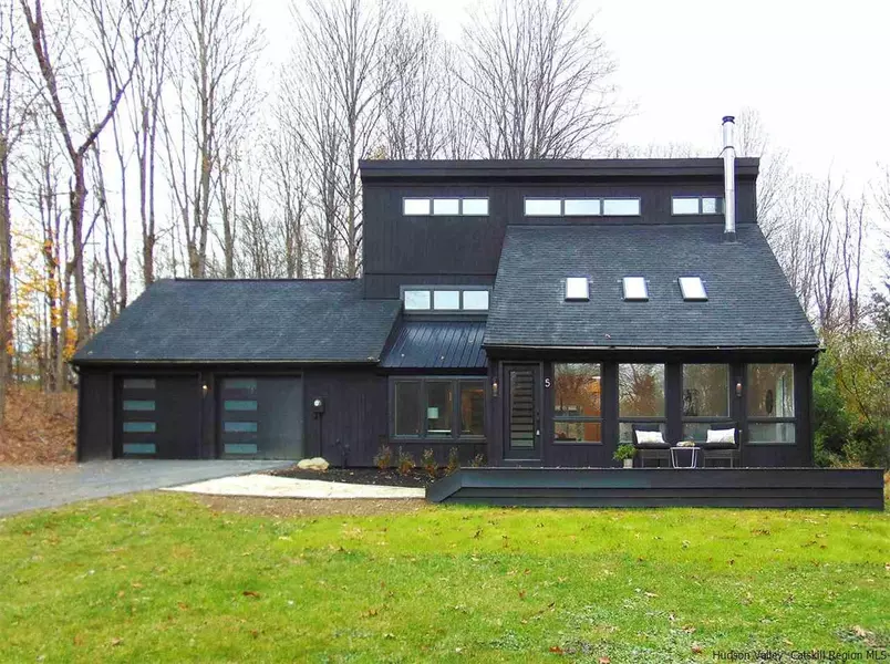 5 John CT, Highland, NY 12528