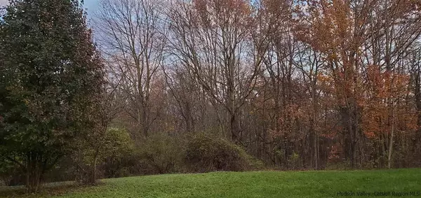 Highland, NY 12528,9 Sara LN