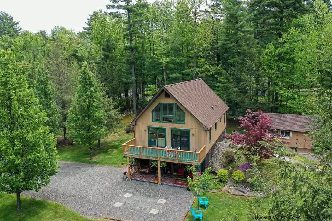 West Shokan, NY 12494,30 Pine Crest