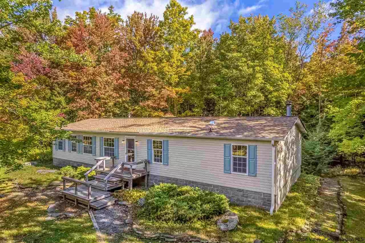 East Jewett, NY 12422,867 Co RD