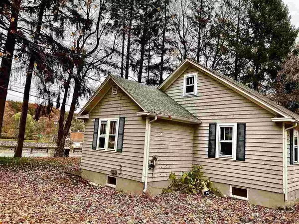 Rosendale, NY 12472,9 James ST