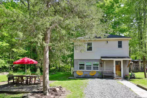 West Shokan, NY 12494,48 Lang RD