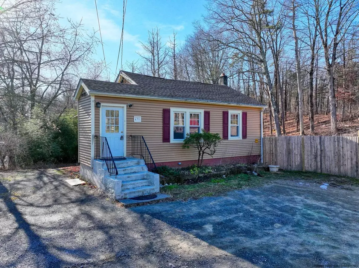 Saugerties, NY 12477,439 Glasco TPKE