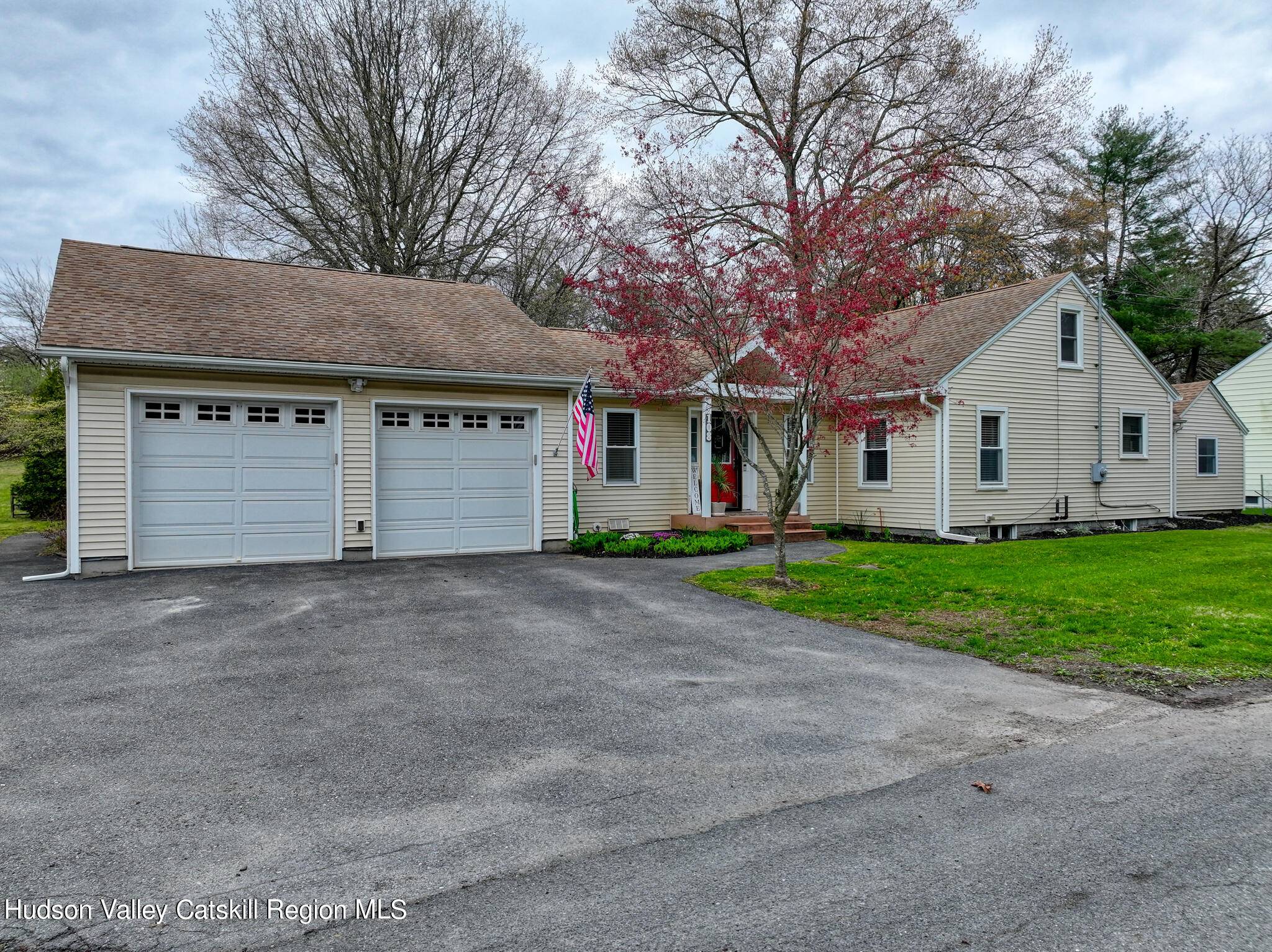 108 Mountain View RD, Tillson, NY 12486