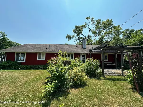 Saugerties, NY 12477,50 Appletree DR