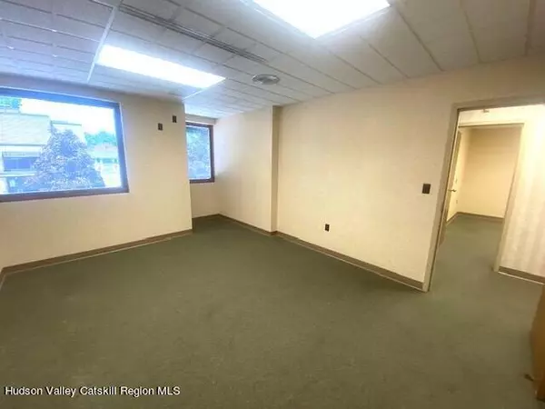 Kingston, NY 12401,40 Hurley AVE #202