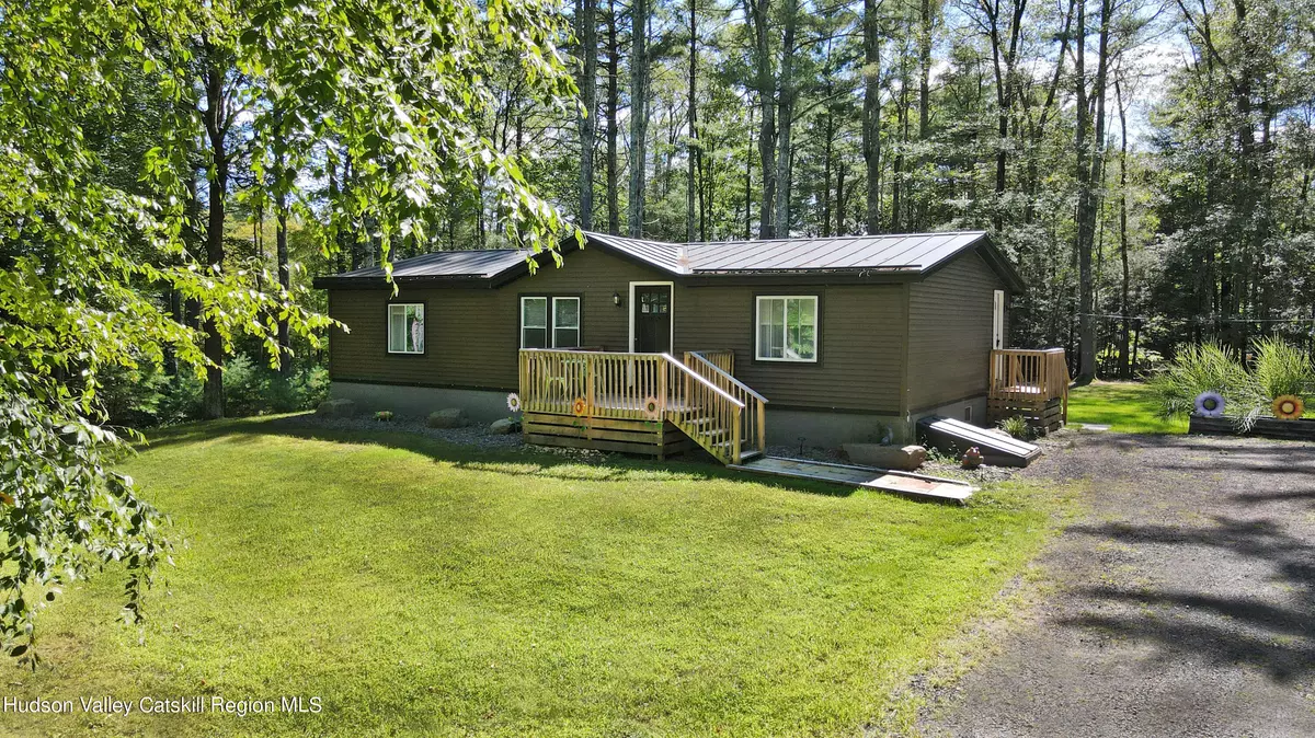 Kerhonkson, NY 12446,16 Pine Grove RD