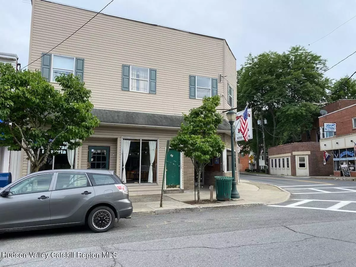 Highland, NY 12528,86 Vineyard AVE #2