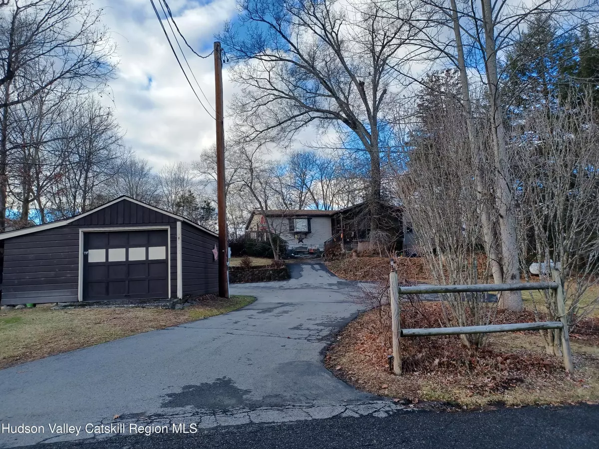 Saugerties, NY 12477,174 North Dr