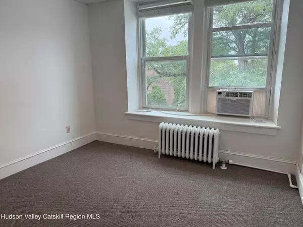 Kingston, NY 12401,275 Fair ST #28