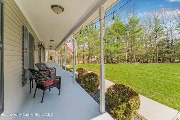 Saugerties, NY 12477,130 Laurel LN