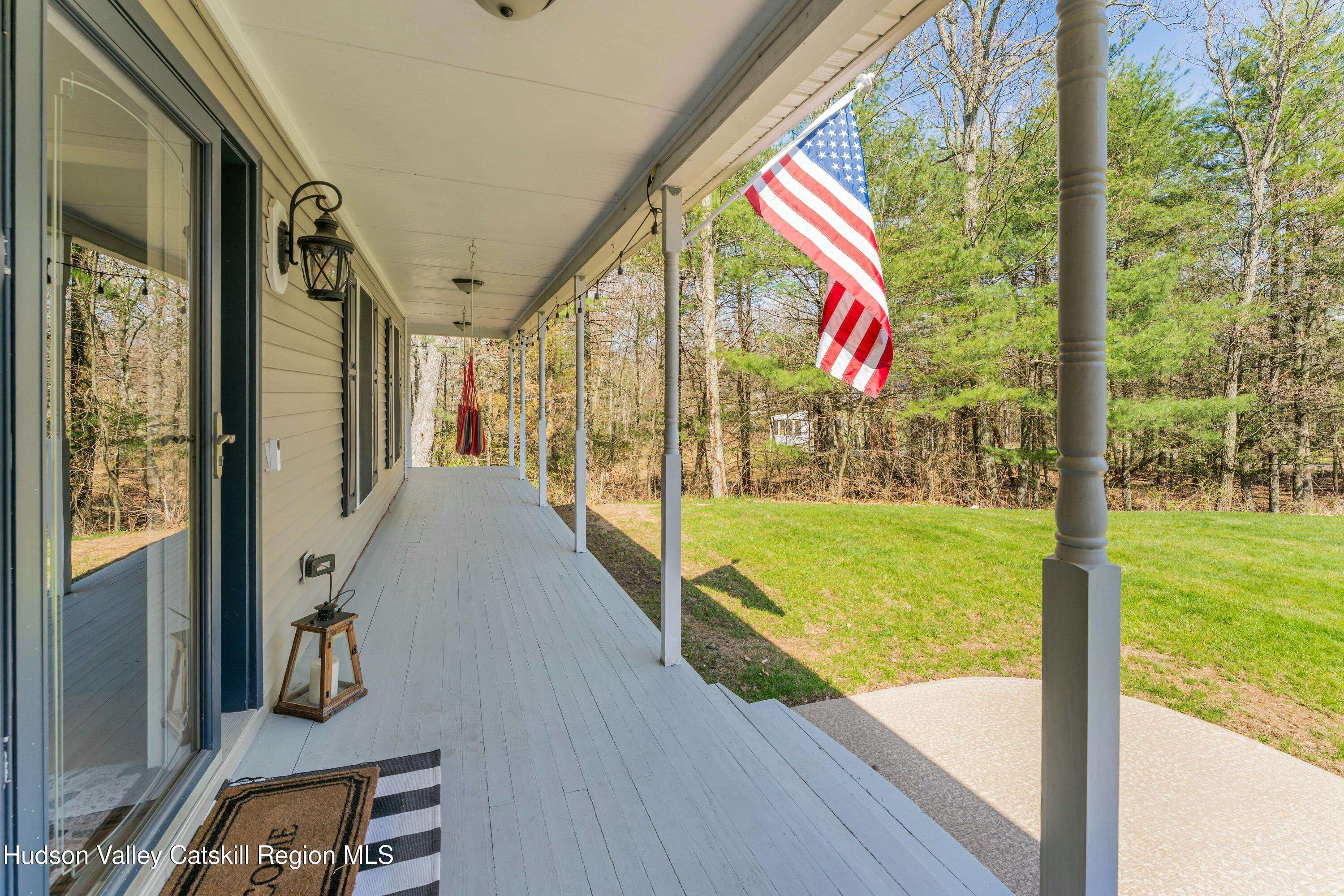 Saugerties, NY 12477,130 Laurel Lane LN