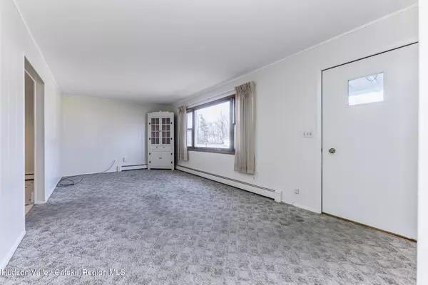 Saugerties, NY 12477,21 Arthur Lane