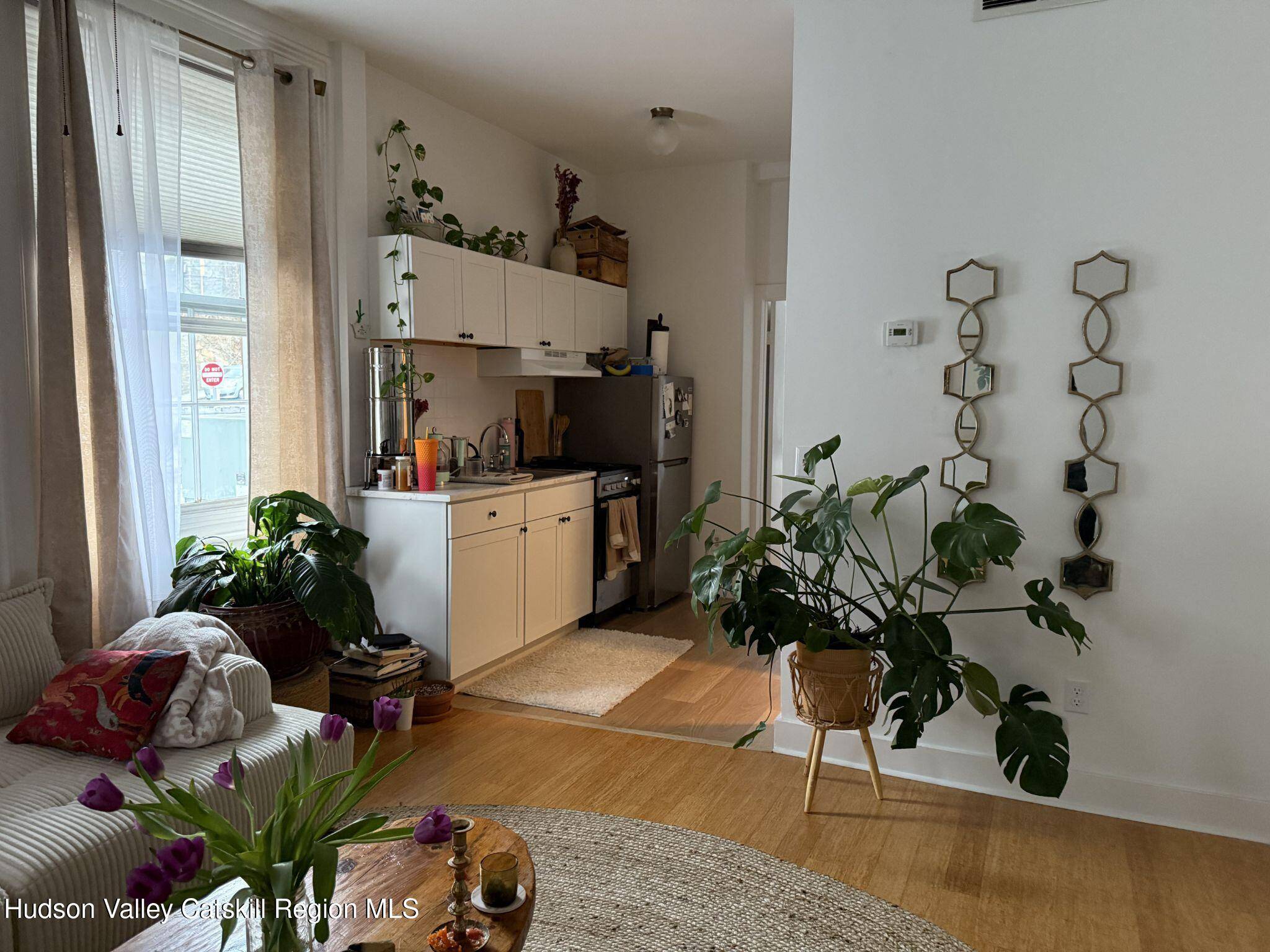 Kingston, NY 12401,39 Broadway #2nd #1