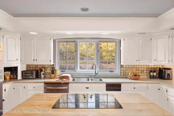 Chatham, NY 12037,147 Rock City RD