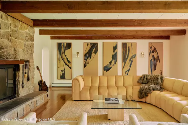 Bearsville, NY 12409,33 Race Track RD