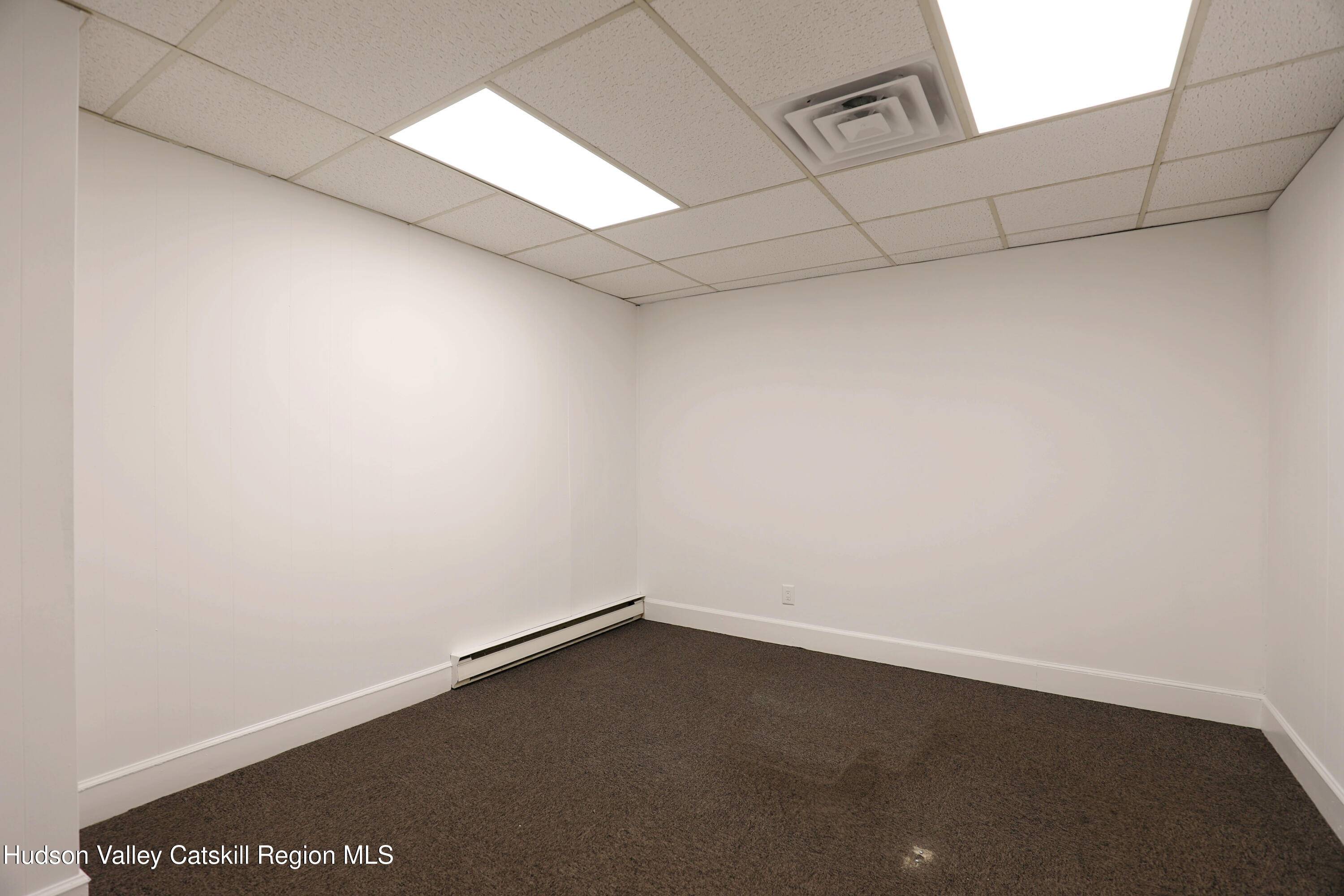 Kingston, NY 12401,306 Wall ST