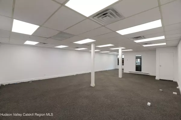 Kingston, NY 12401,306 Wall ST