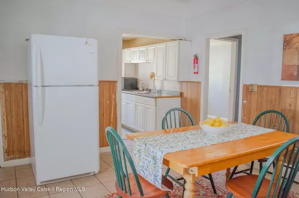 Saugerties, NY 12477,32 Valk RD