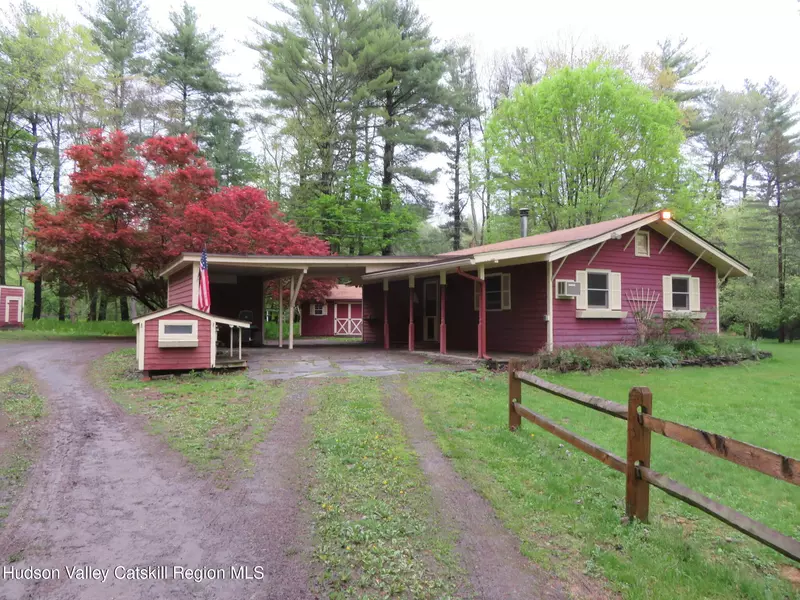 23 Cottonwood LN, Woodstock, NY 12498