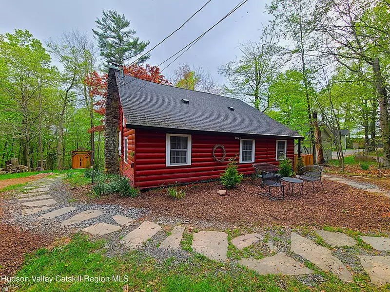 112 E Thompson PL, Smallwood, NY 12778