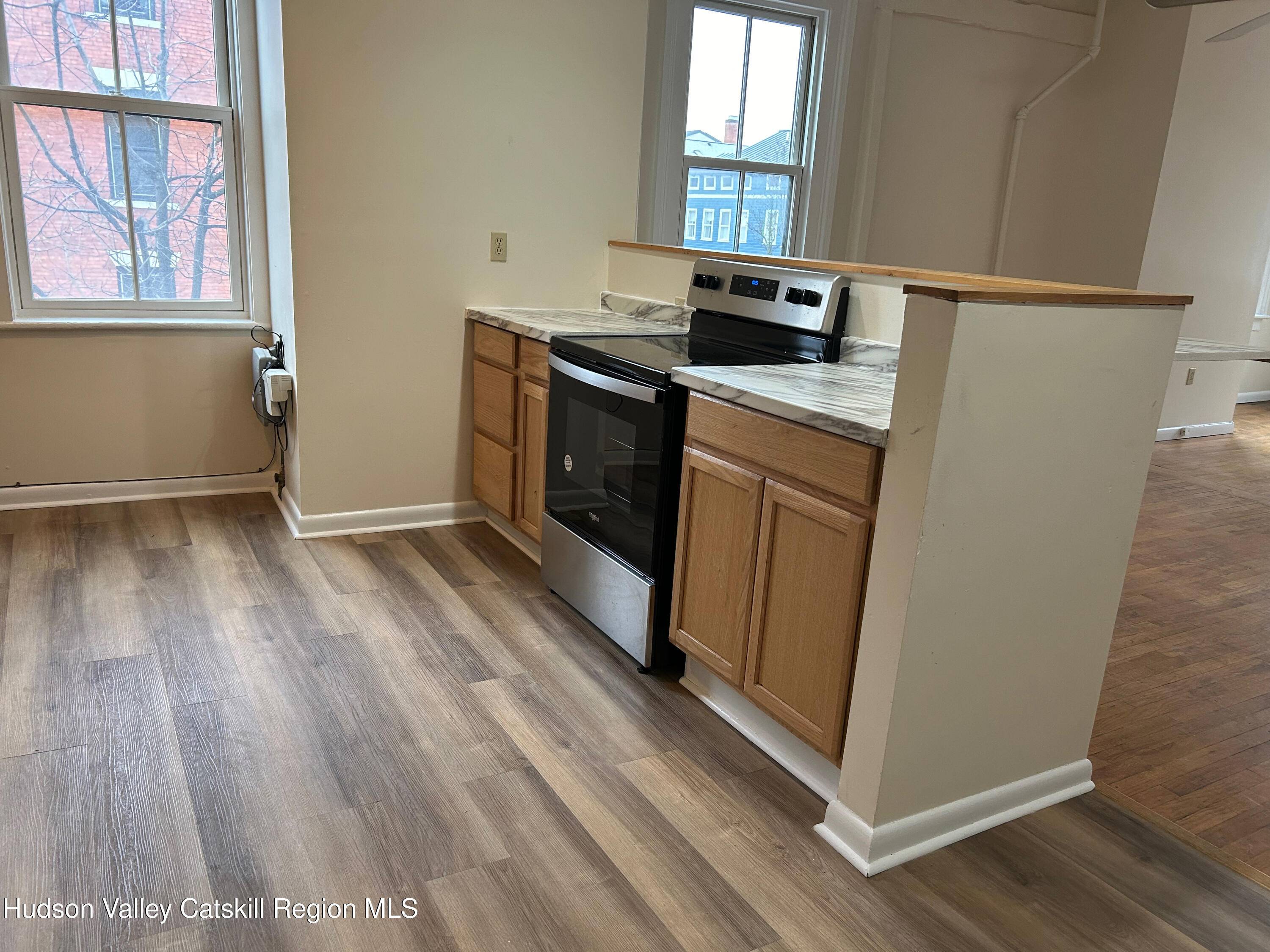 Hudson, NY 12534,136 Warren ST #2