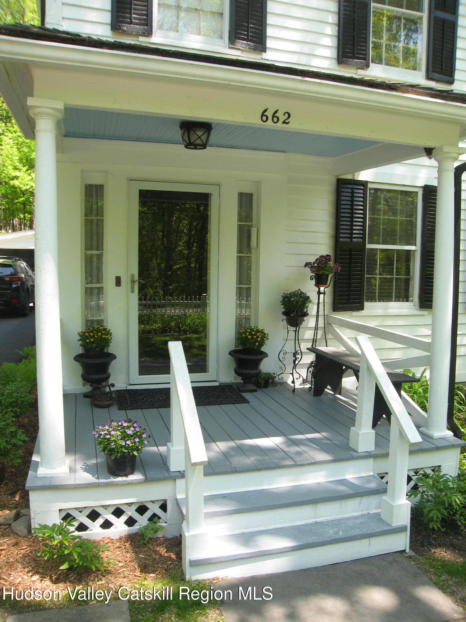 Chatham, NY 12037,662 Albany TPKE