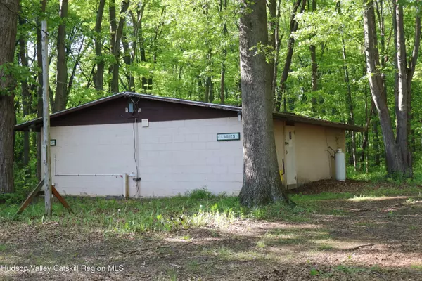 Saugerties, NY 12477,432 Kings HWY