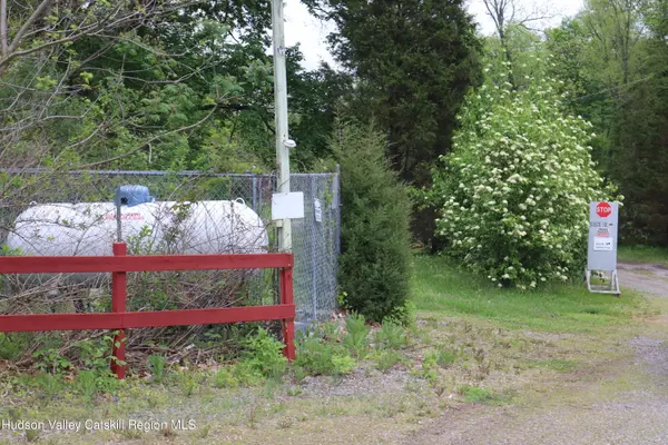 Saugerties, NY 12477,432 Kings HWY