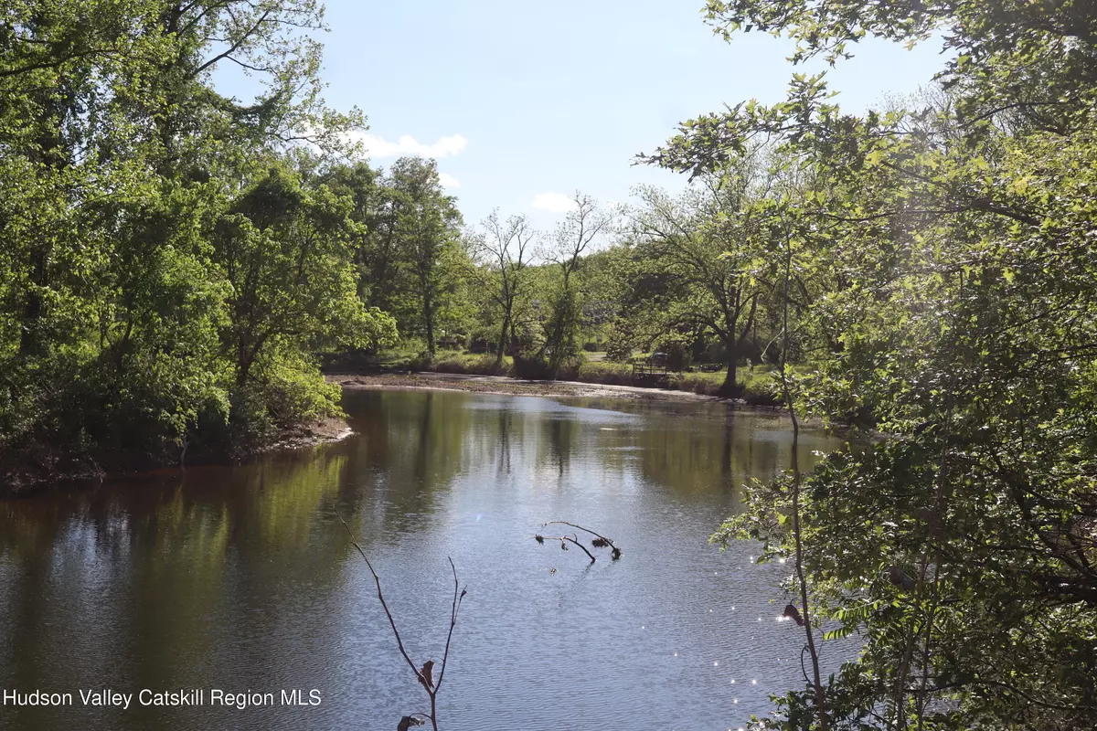 Saugerties, NY 12477,432 Kings HWY