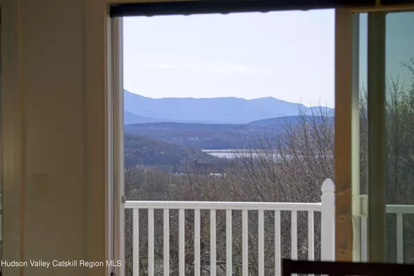 Hudson, NY 12534,5 Van Winkle RD