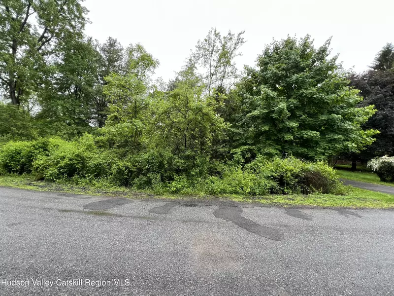 101 Ichabod Crane CIR, Coxsackie, NY 12051