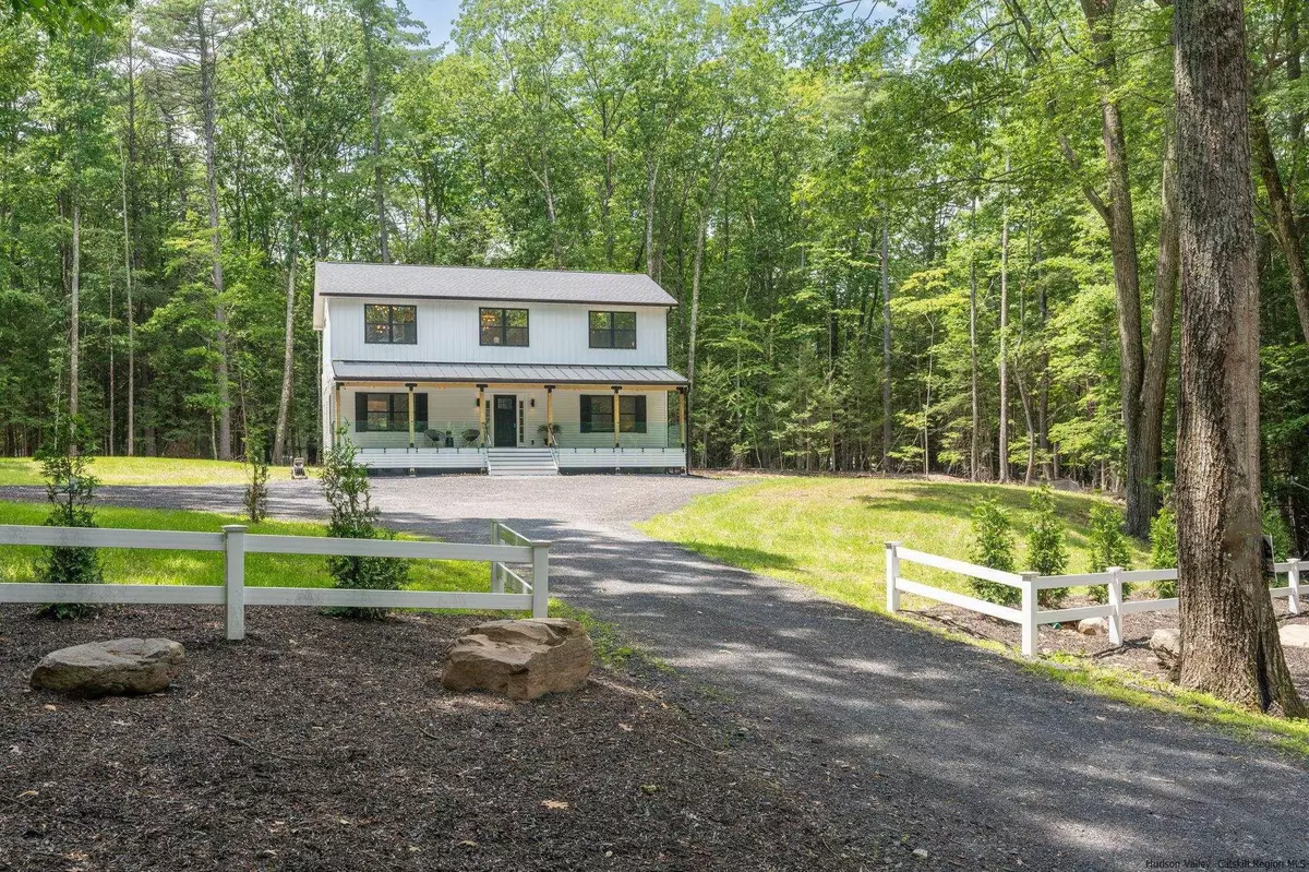 Woodstock, NY 12498,32 Maurizi LN