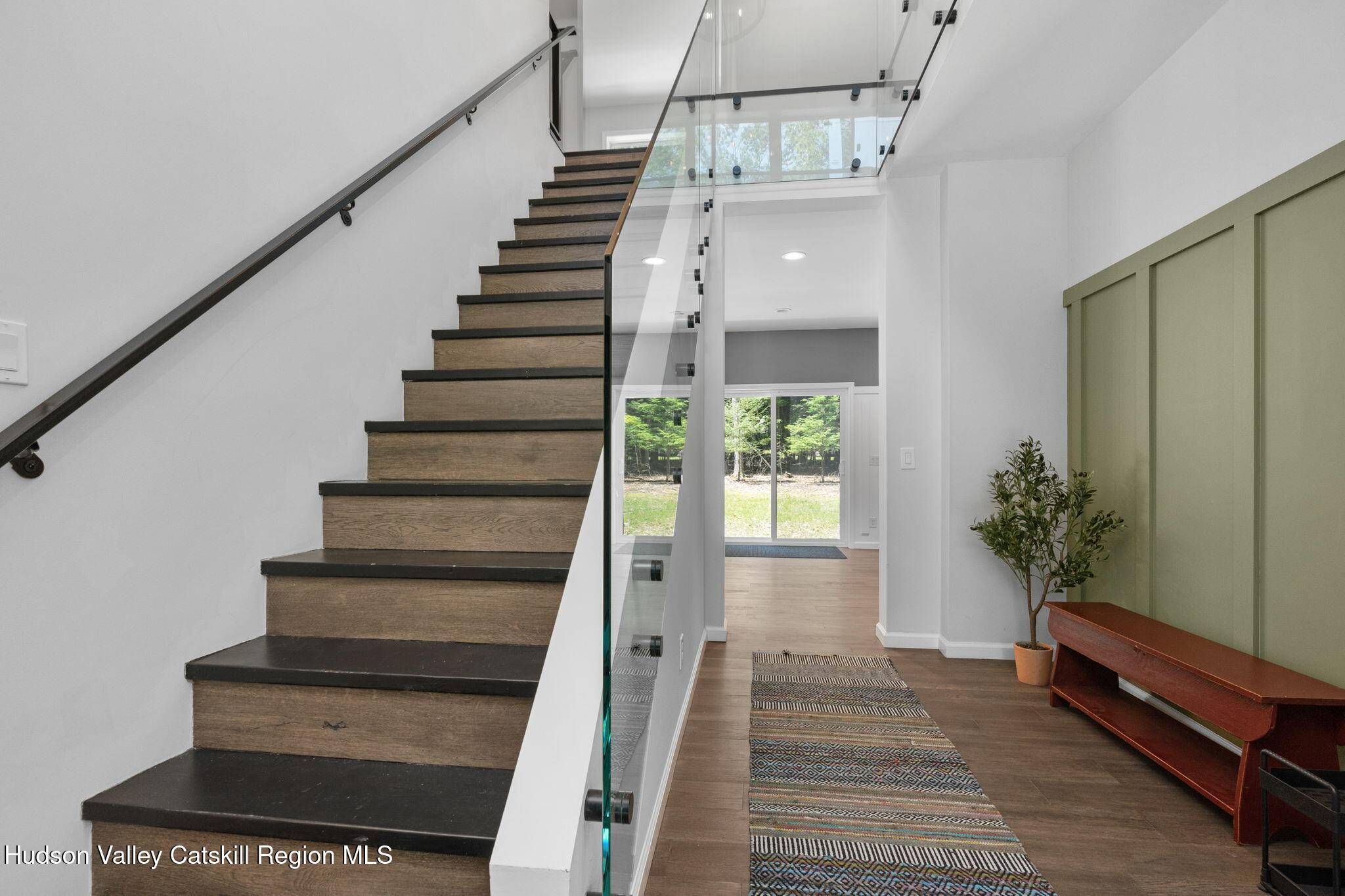Woodstock, NY 12498,32 Maurizi LN
