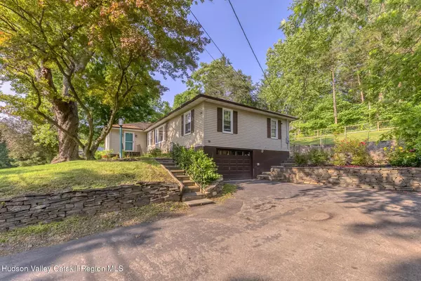Hurley, NY 12443,331 Joys LN