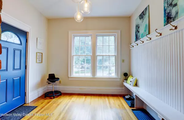 Kingston, NY 12401,8 John Street