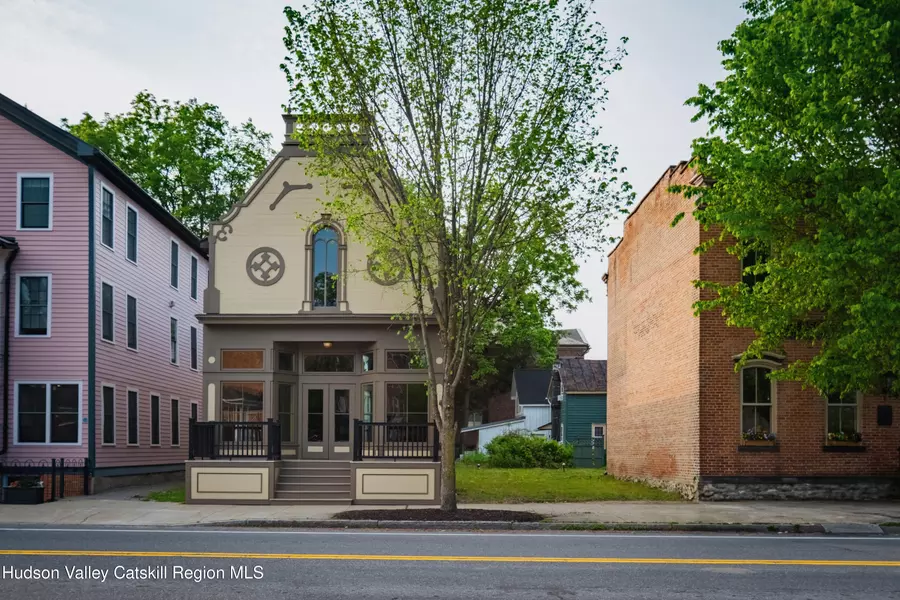 6 Broad ST, Kinderhook, NY 12106